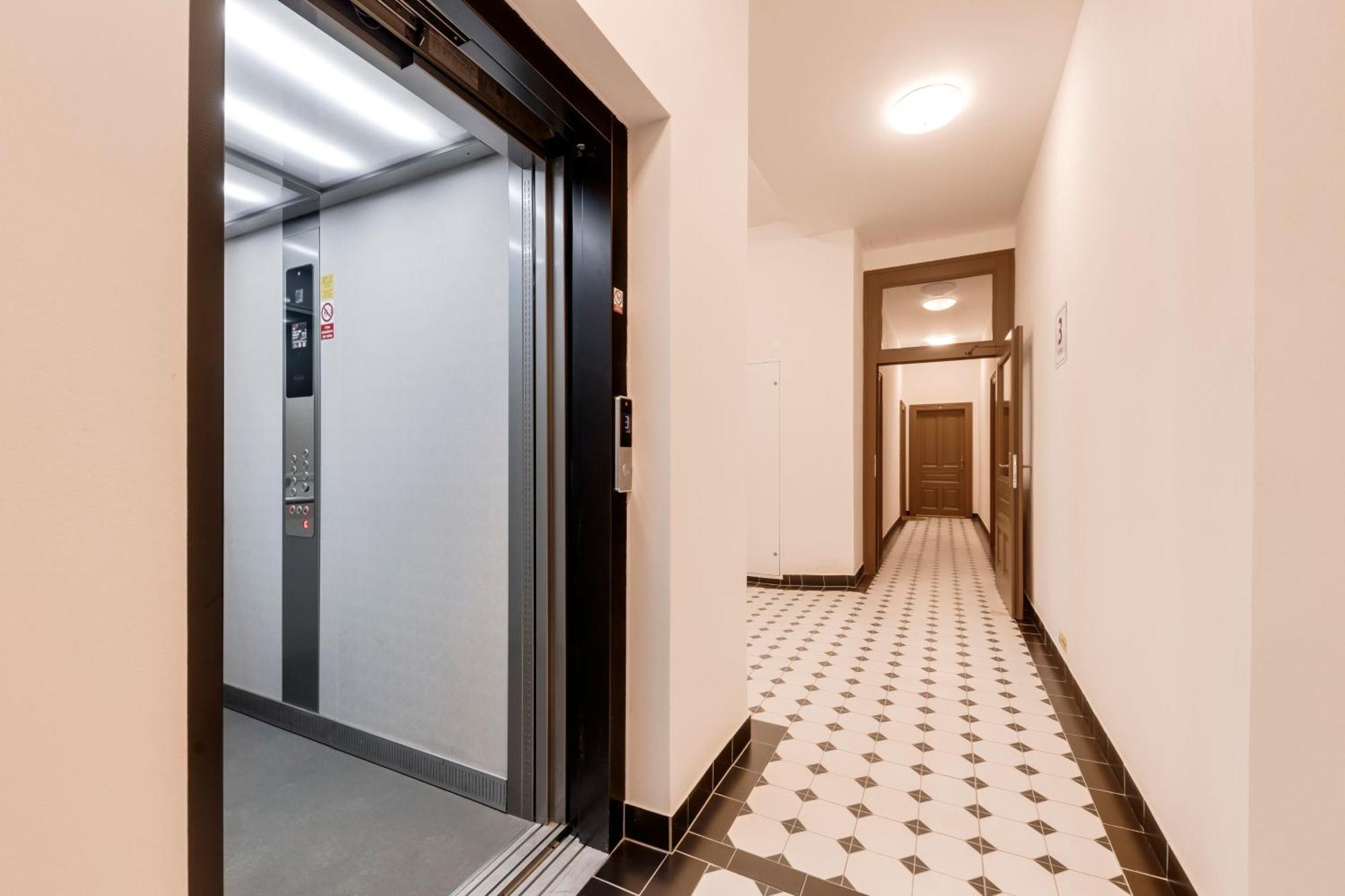 New Town Oases Apartment Πράγα Εξωτερικό φωτογραφία